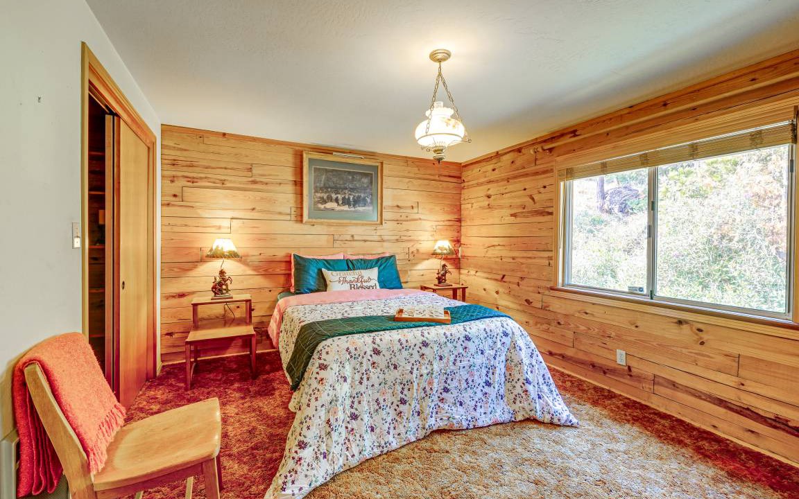 Photo of Bedroom in Badger