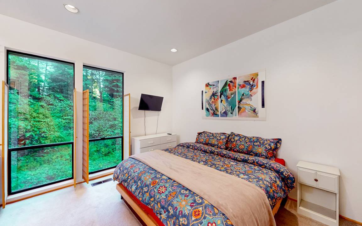 Photo of Bedroom in Crescent City