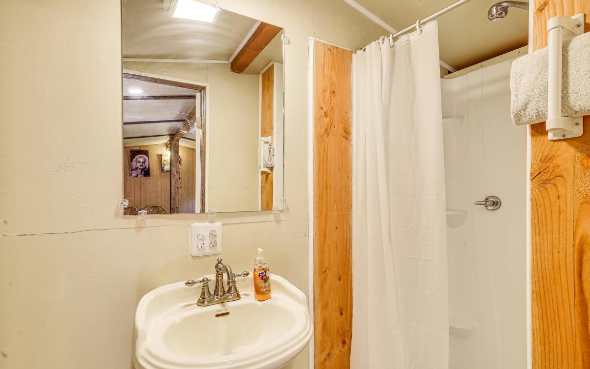 Photo of Bathroom in Morongo Valley