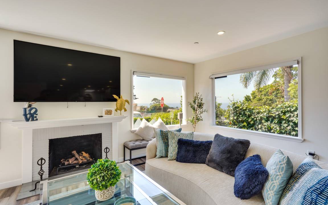 Photo of Livingroom in South Laguna