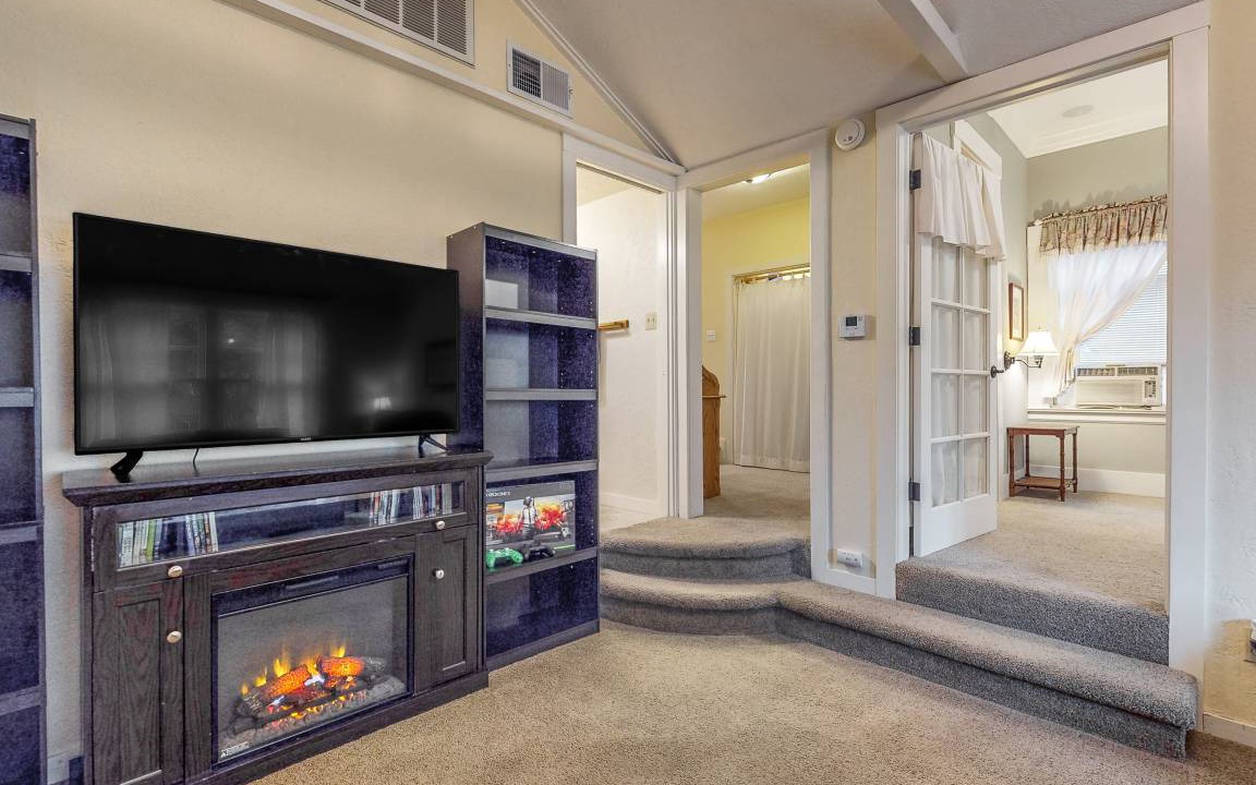 Photo of Livingroom in Lakeport