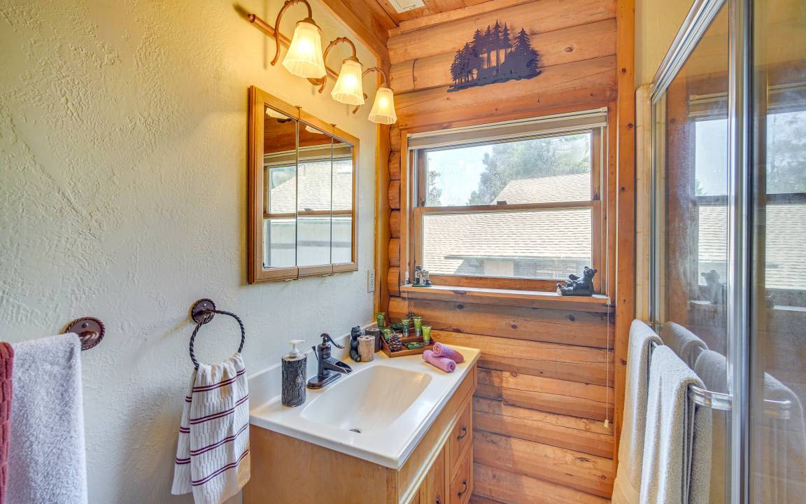 Photo of Bathroom in Cedarpines Park