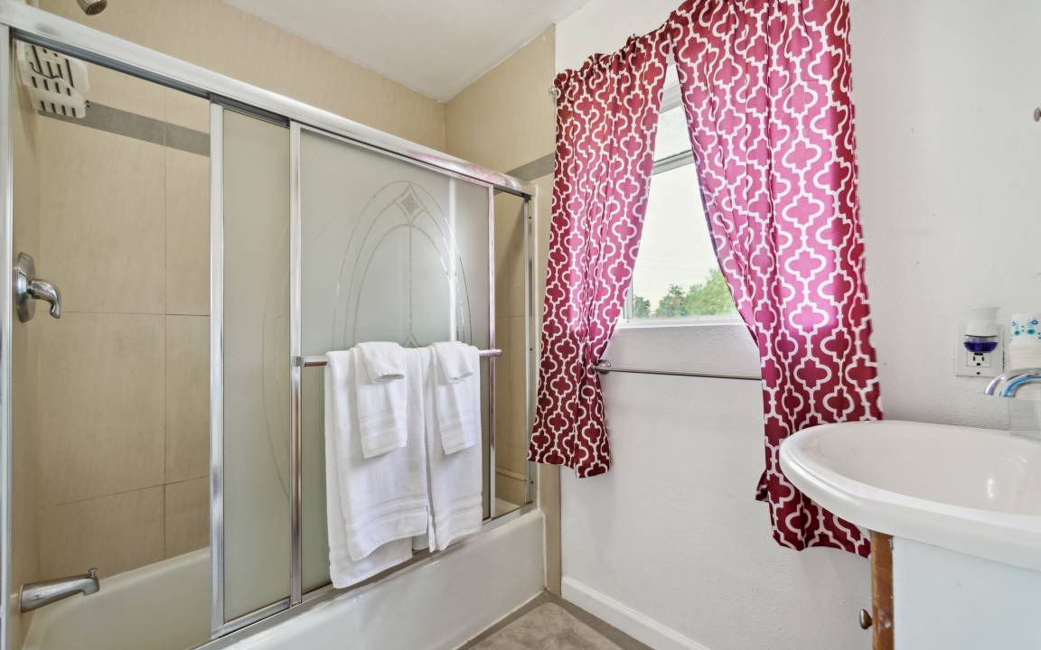 Photo of Bathroom in Lake Elsinore