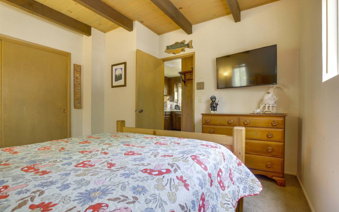 Photo of Bedroom in Lake Arrowhead