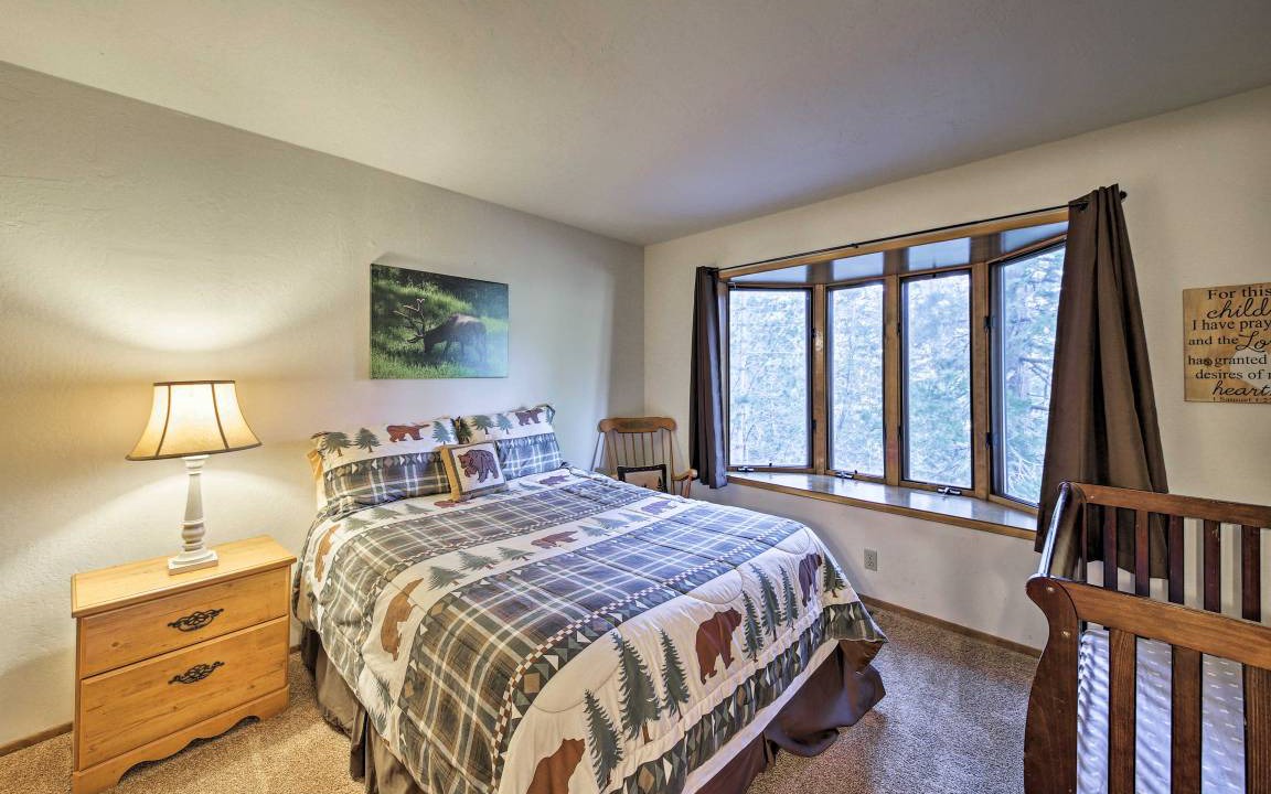 Photo of Bedroom in Lake Arrowhead