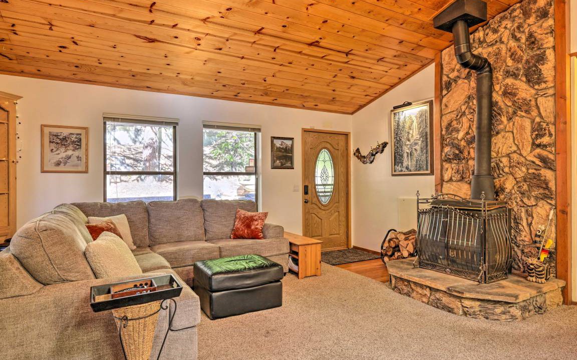Photo of Livingroom in Twain Harte