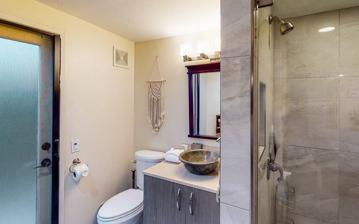 Photo of Bathroom in Araby Commons
