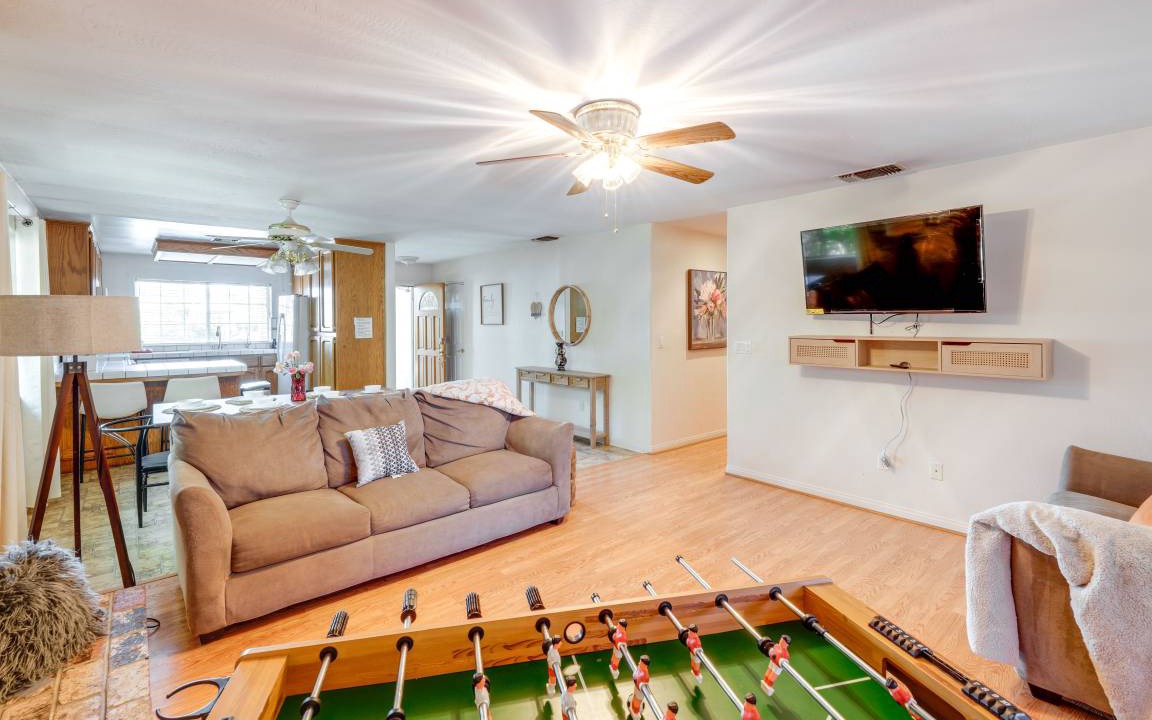 Photo of Livingroom in Bakersfield