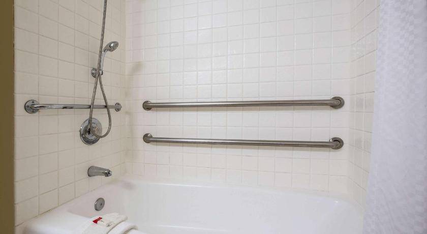 Photo of Bathroom in Tehachapi