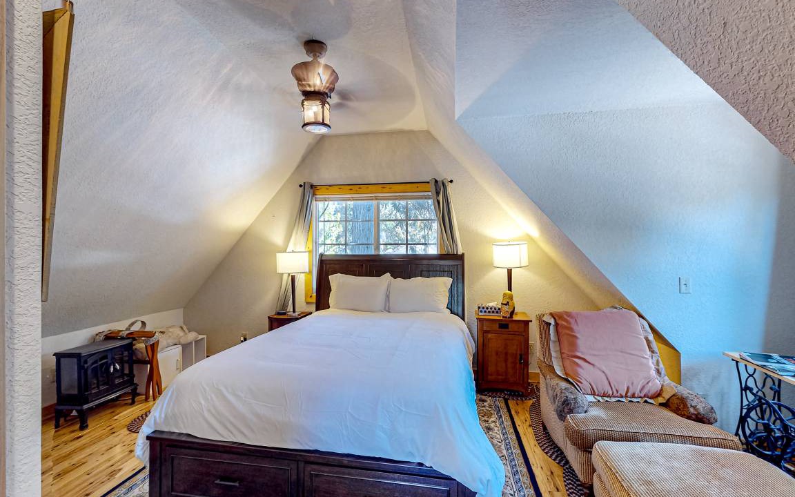 Photo of Bedroom in Cedar Glen