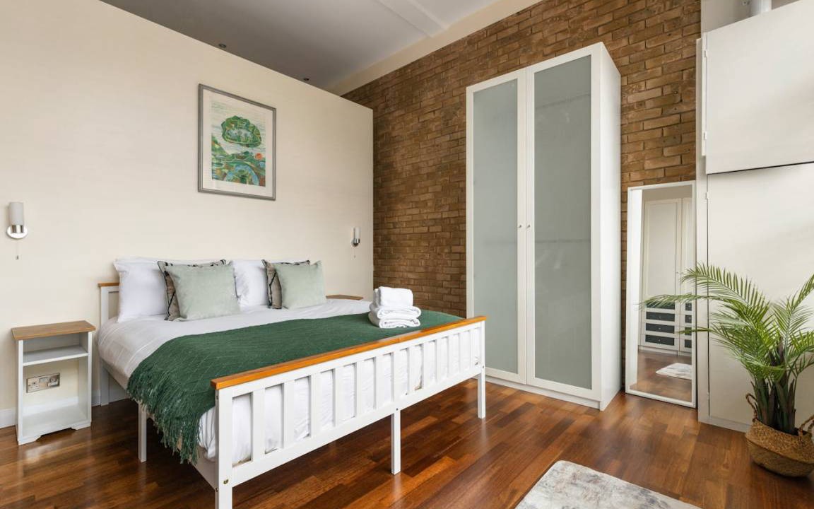 Photo of Bedroom in Limehouse