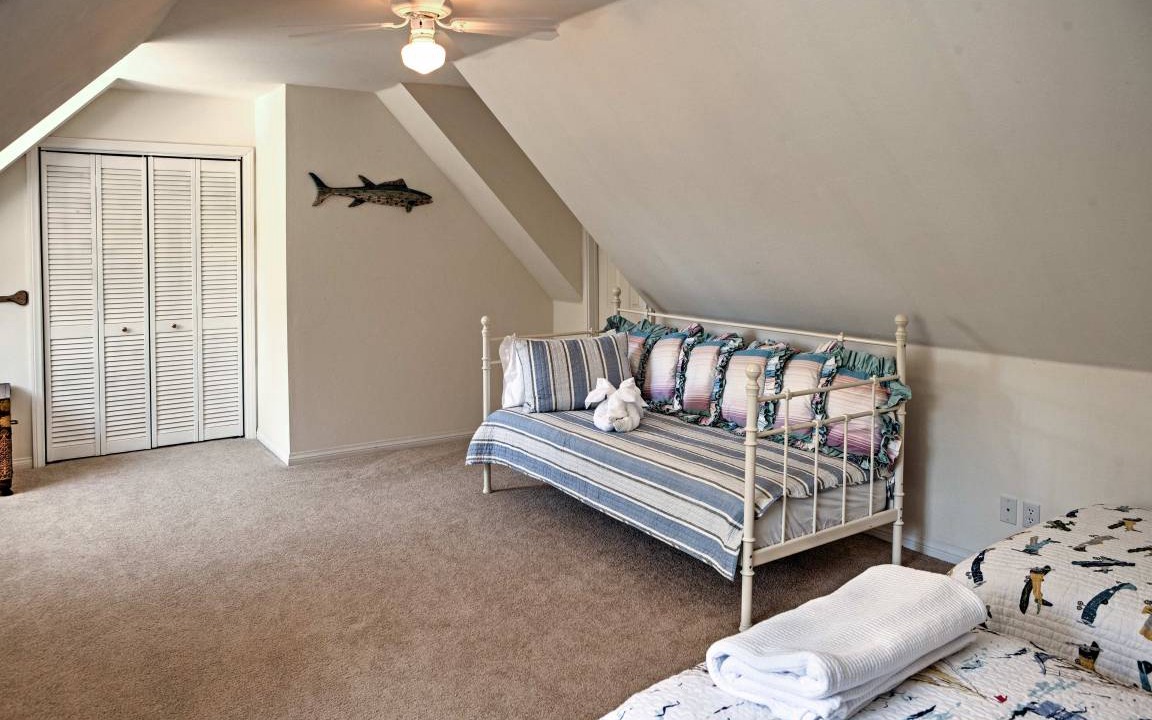 Photo of Bedroom in Lake Arrowhead
