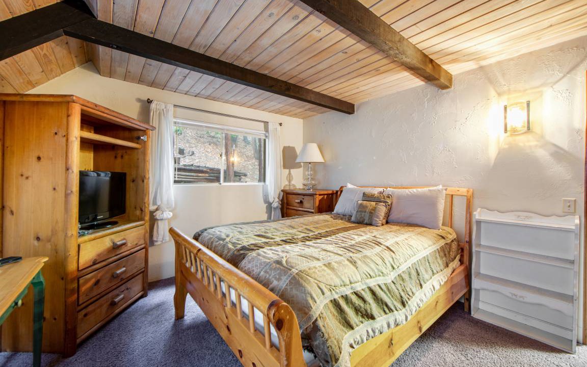 Photo of Bedroom in Pine Cove
