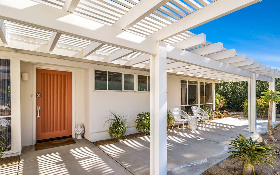 Photo of Patio Balcony in Magnesia Falls Cove