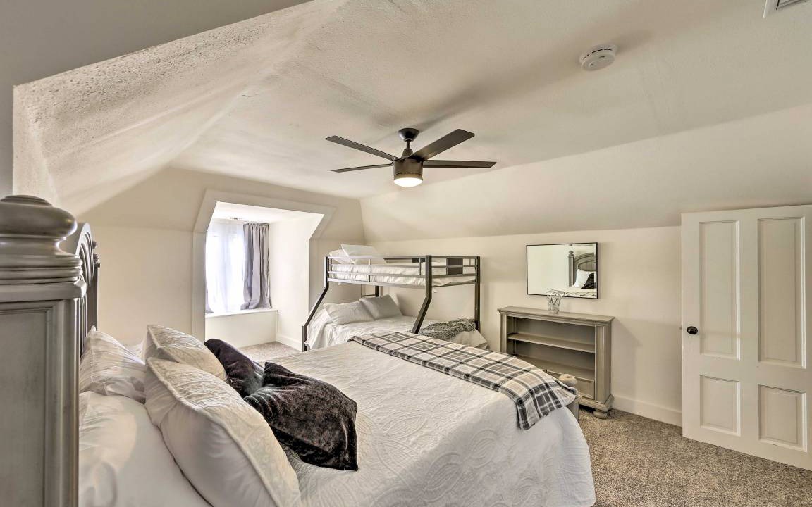 Photo of Bedroom in Downtown Riverside