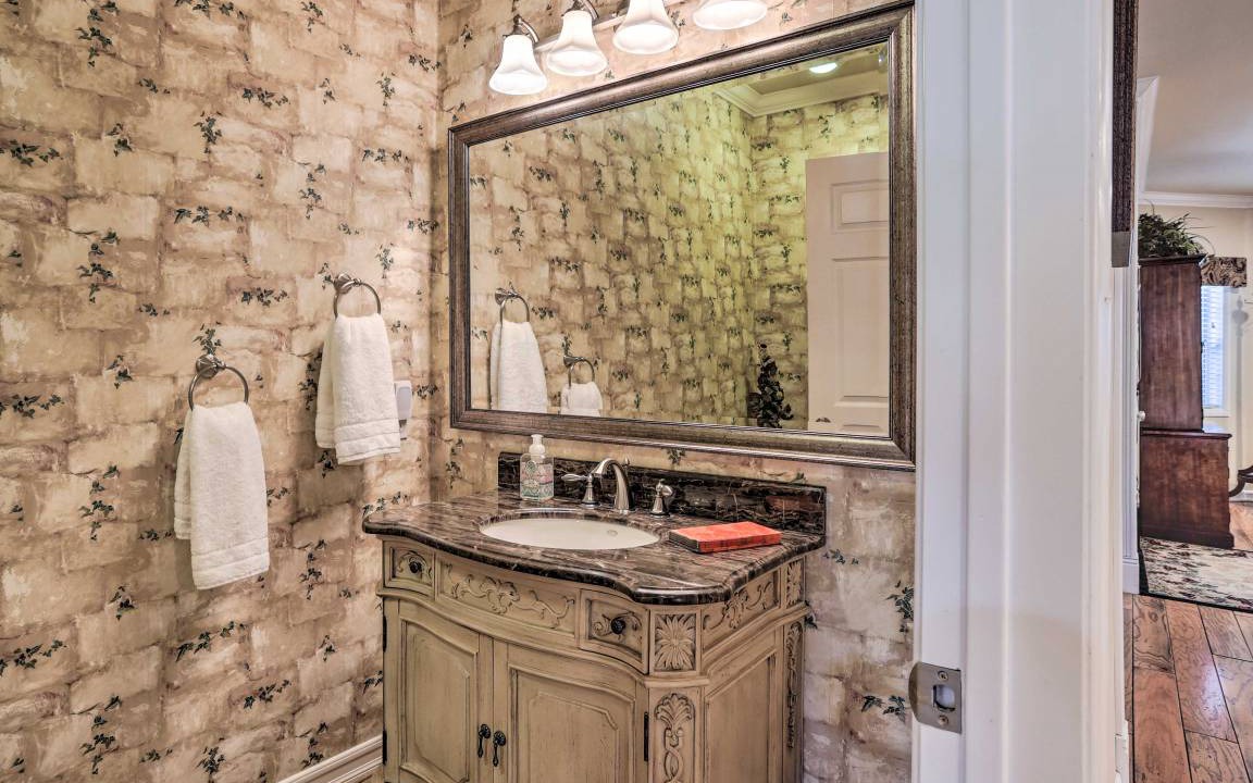 Photo of Bathroom in Blue Jay