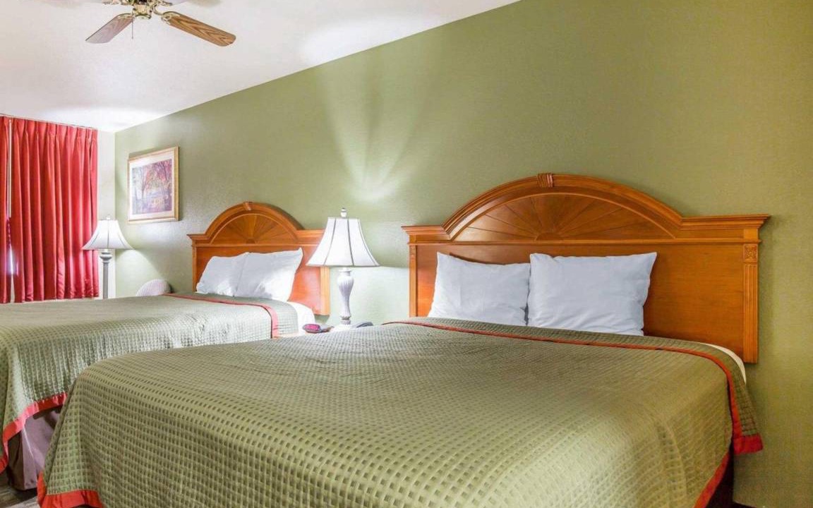 Photo of Bedroom in Delano