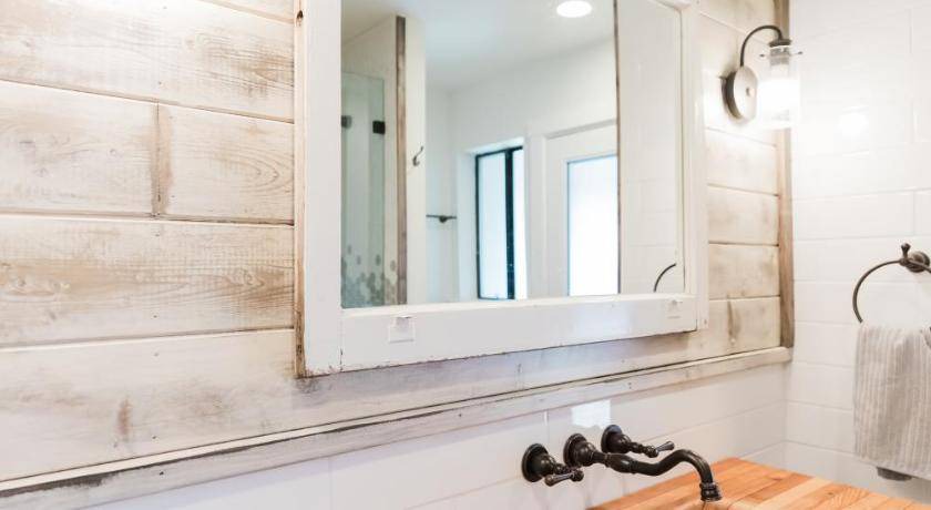Photo of Bathroom in Mariposa