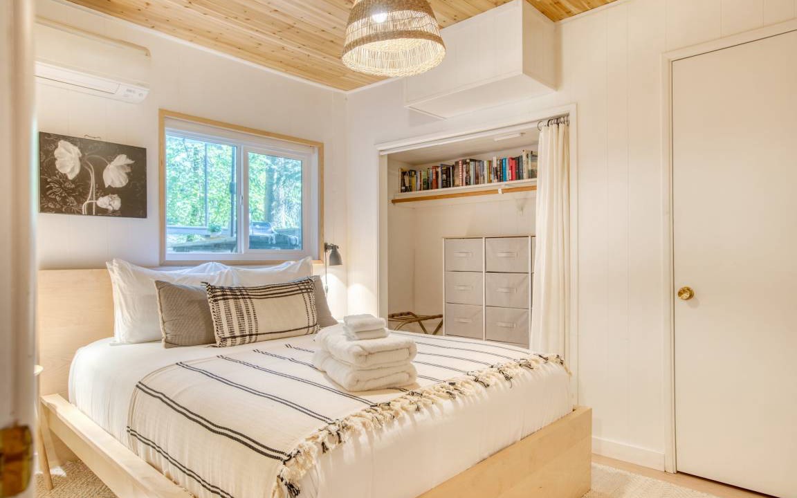 Photo of Bedroom in Arrowhead Villas