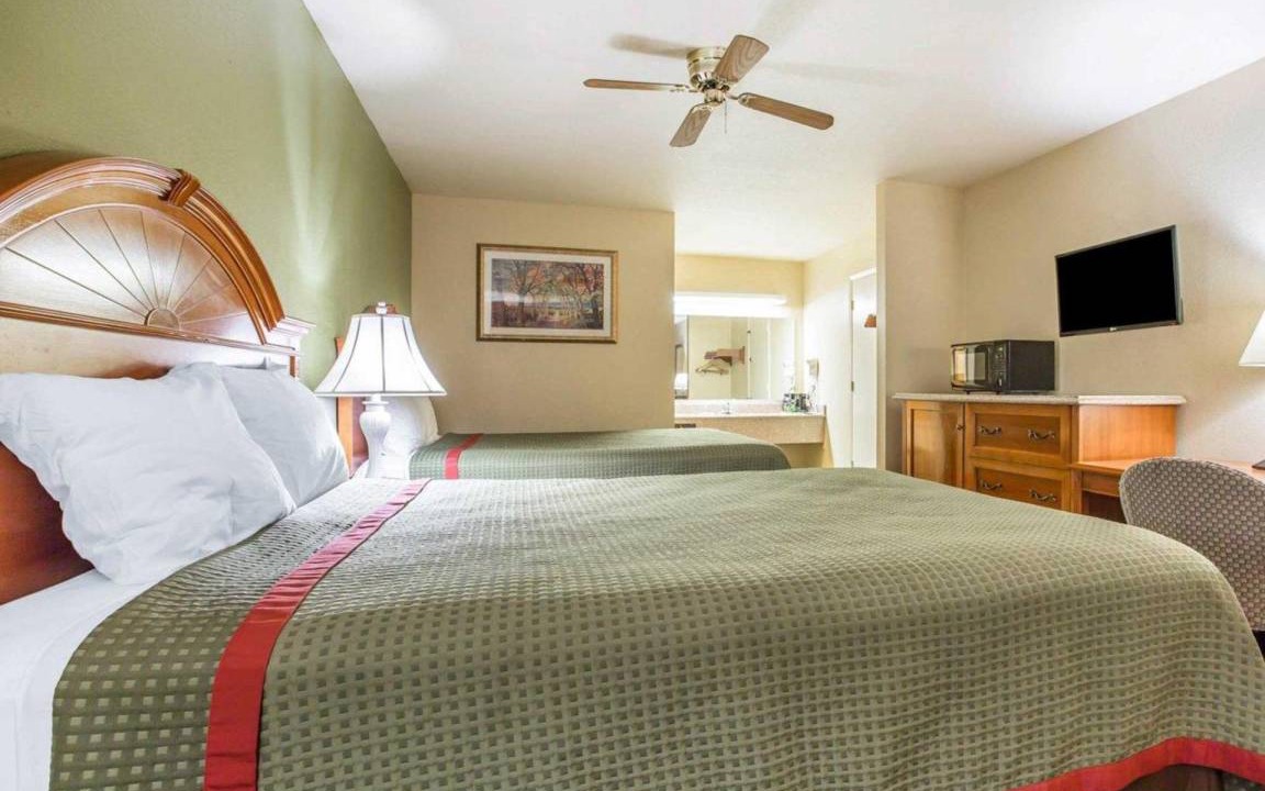 Photo of Bedroom in Delano