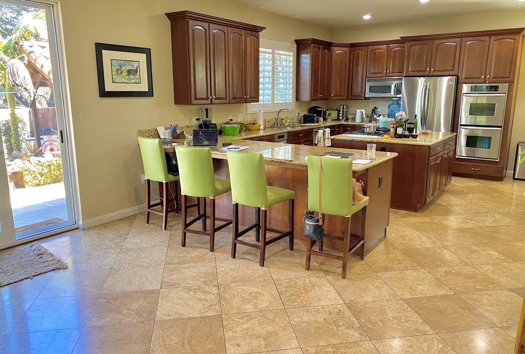 Photo of Livingroom in East Canyon