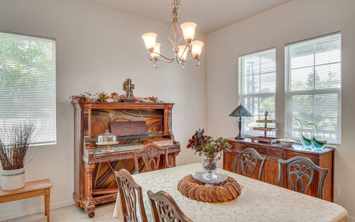 Photo of Livingroom in Bakersfield