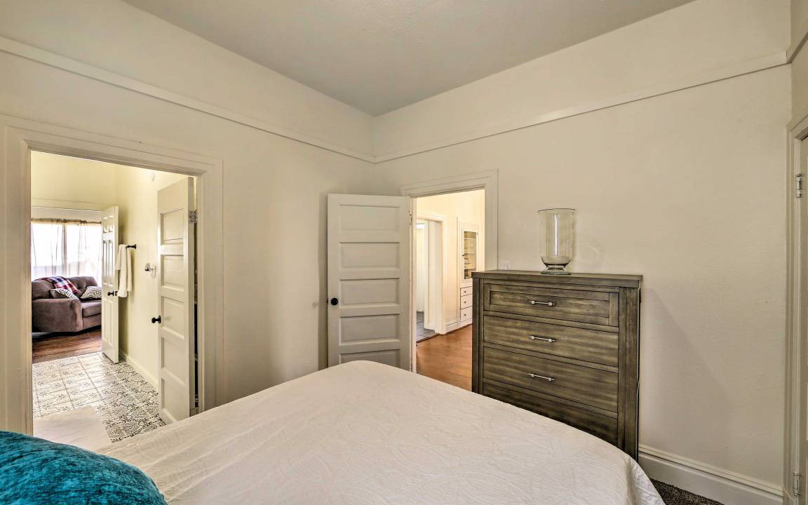 Photo of Bedroom in Downtown Riverside