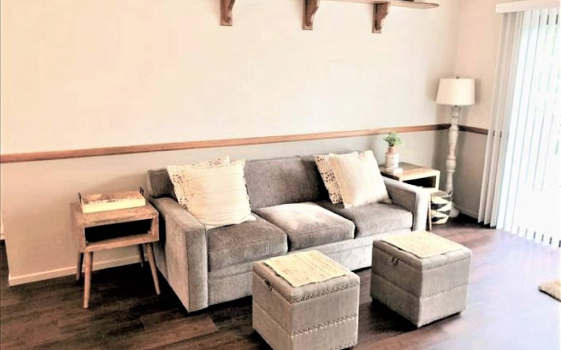 Photo of Livingroom in Lake Arrowhead