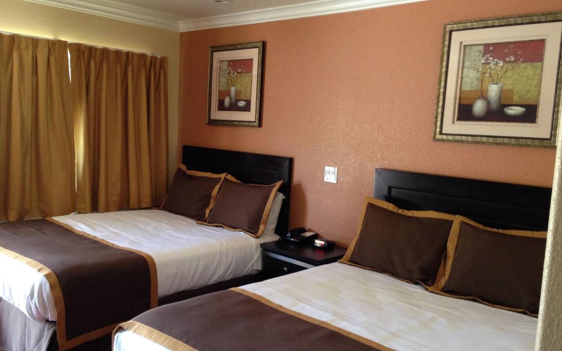 Photo of Bedroom in Munras Avenue
