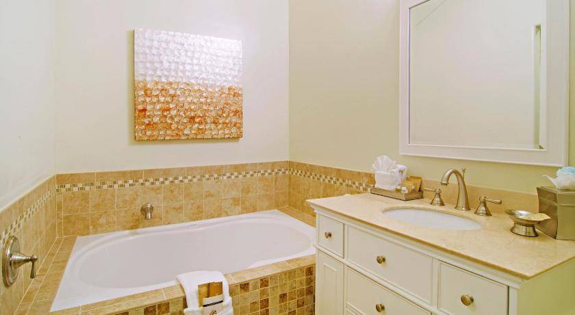 Photo of Bathroom in Golden Rectangle