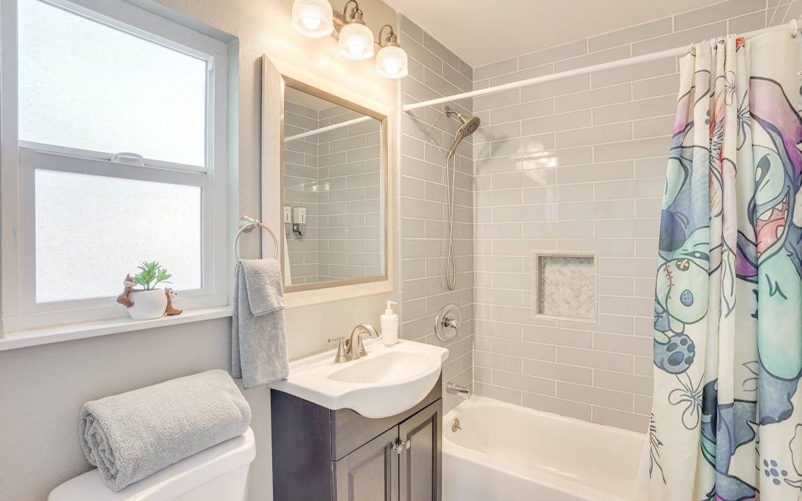 Photo of Bathroom in Northwest Anaheim