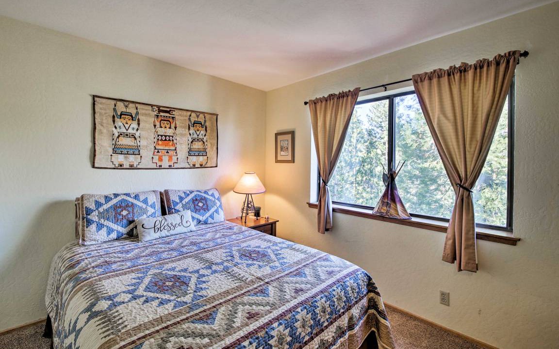 Photo of Bedroom in Lake Arrowhead
