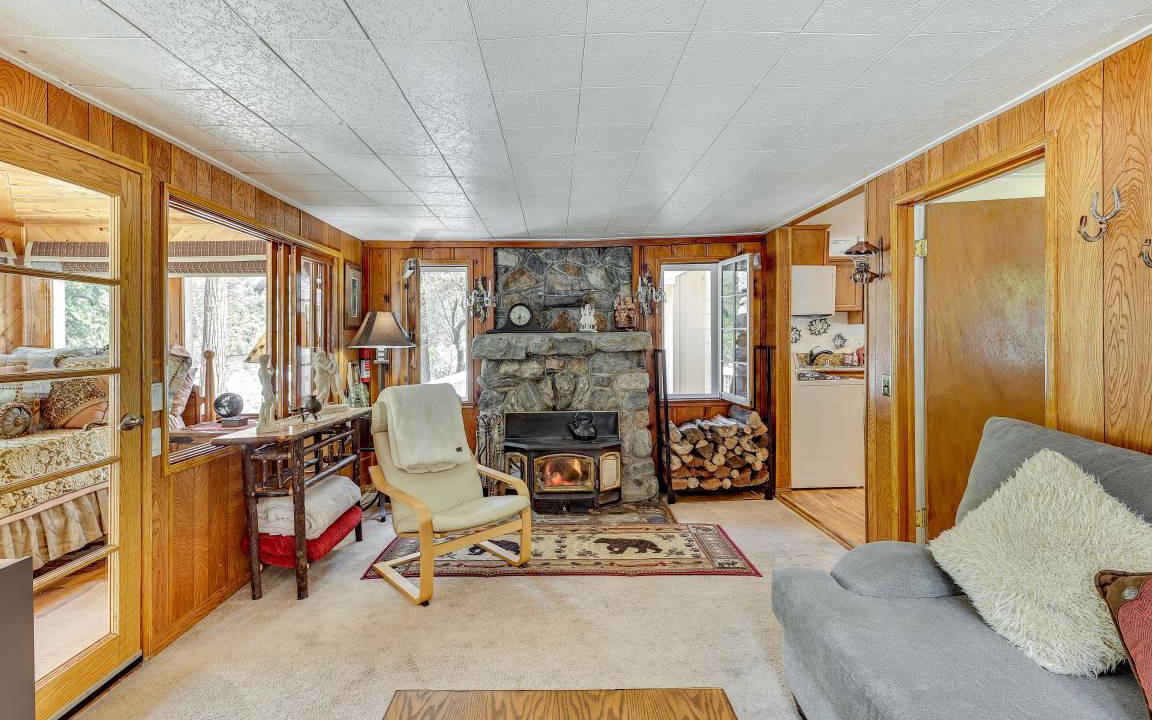 Photo of Livingroom in Forest Falls