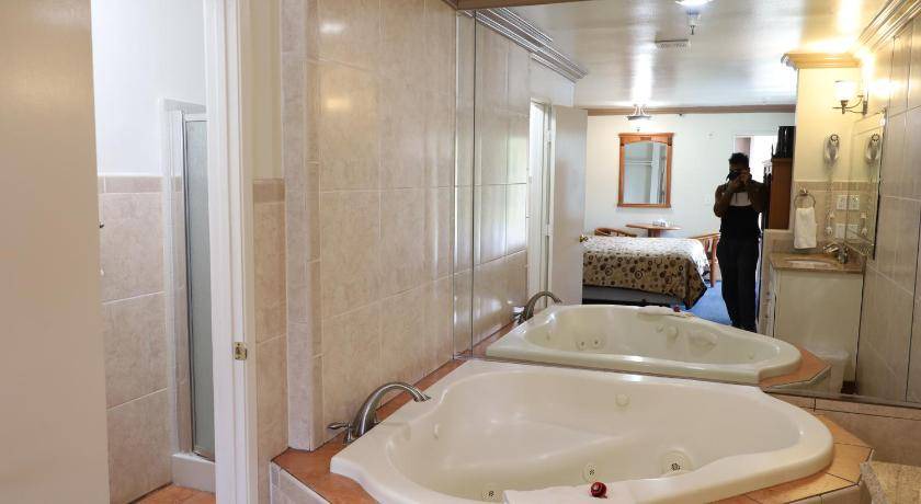 Photo of Bathroom in Whittier