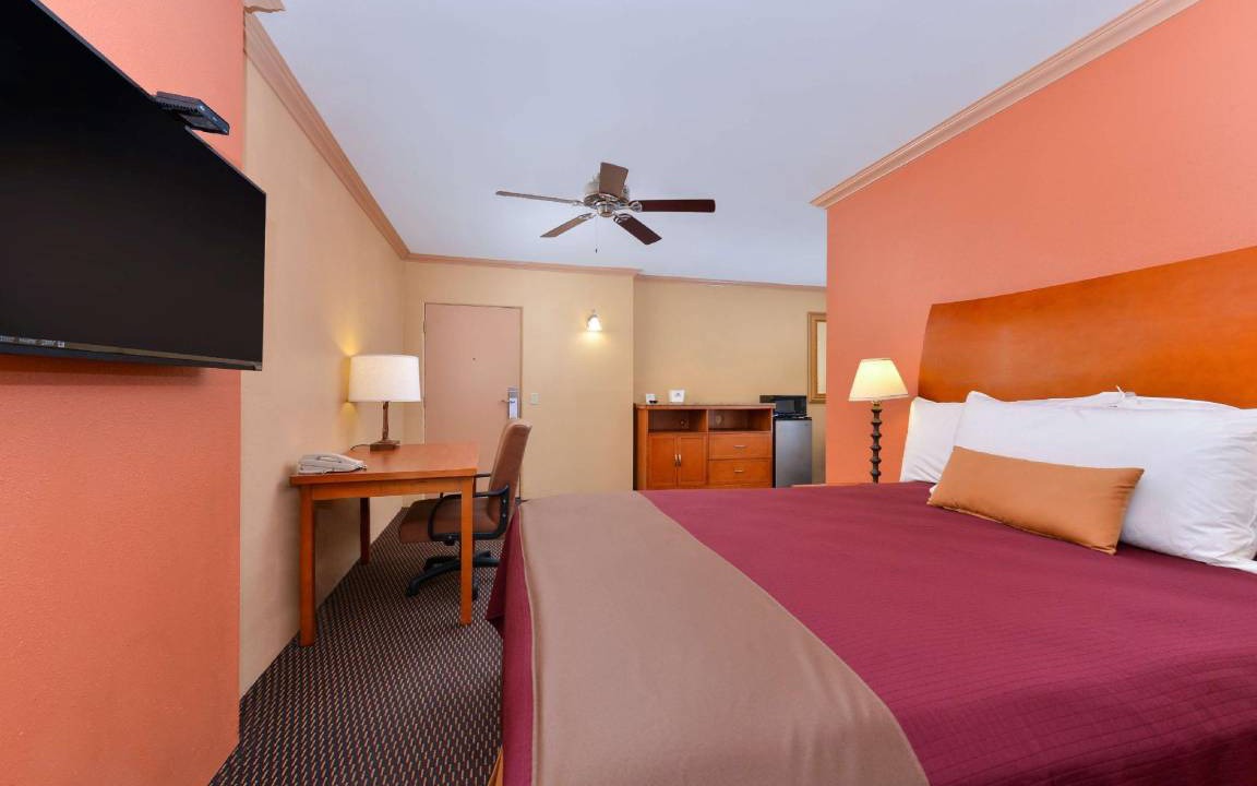 Photo of Bedroom in Porterville