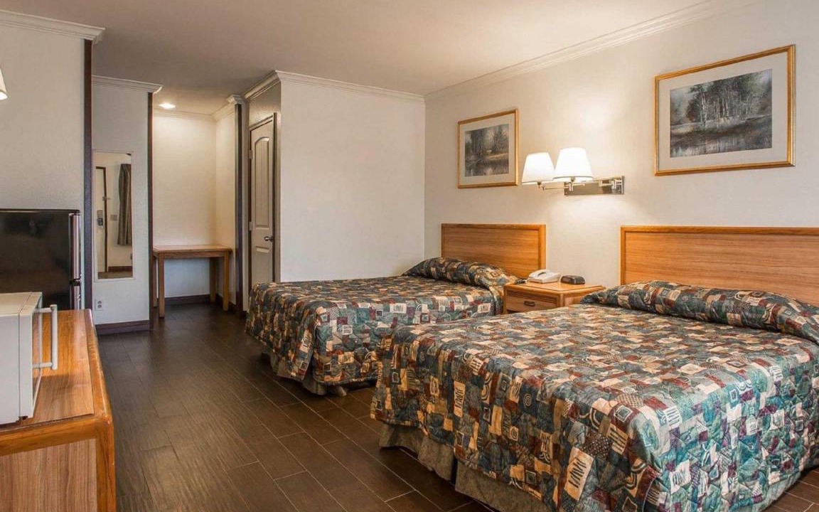 Photo of Bedroom in La Sierra