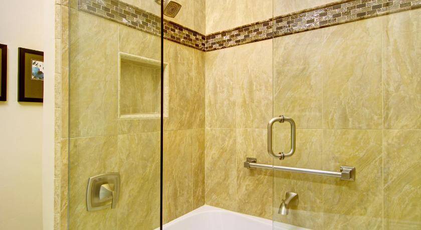 Photo of Bathroom in Golden Rectangle