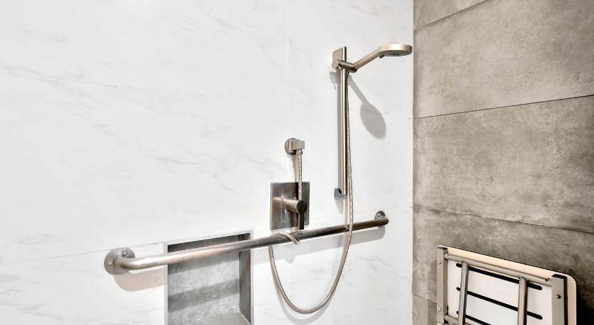 Photo of Bathroom in Harbor