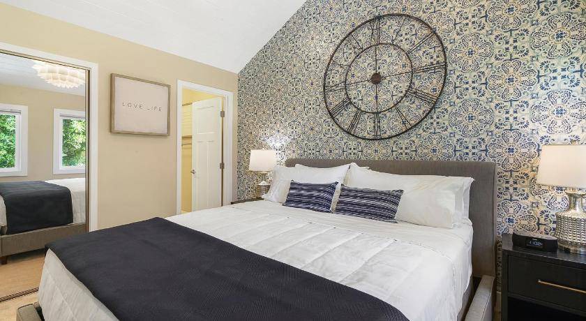 Photo of Bedroom in Hermosa Village