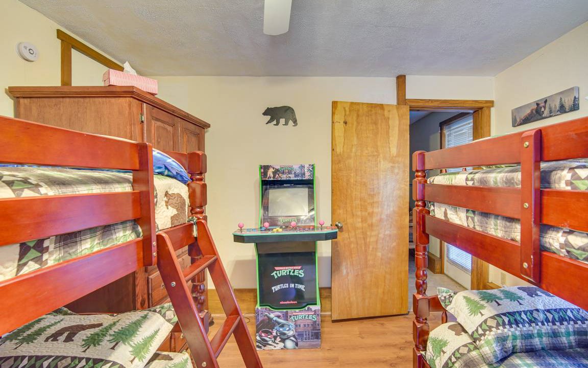Photo of Bedroom in Cedarpines Park