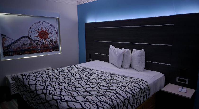 Photo of Bedroom in Northwest Anaheim