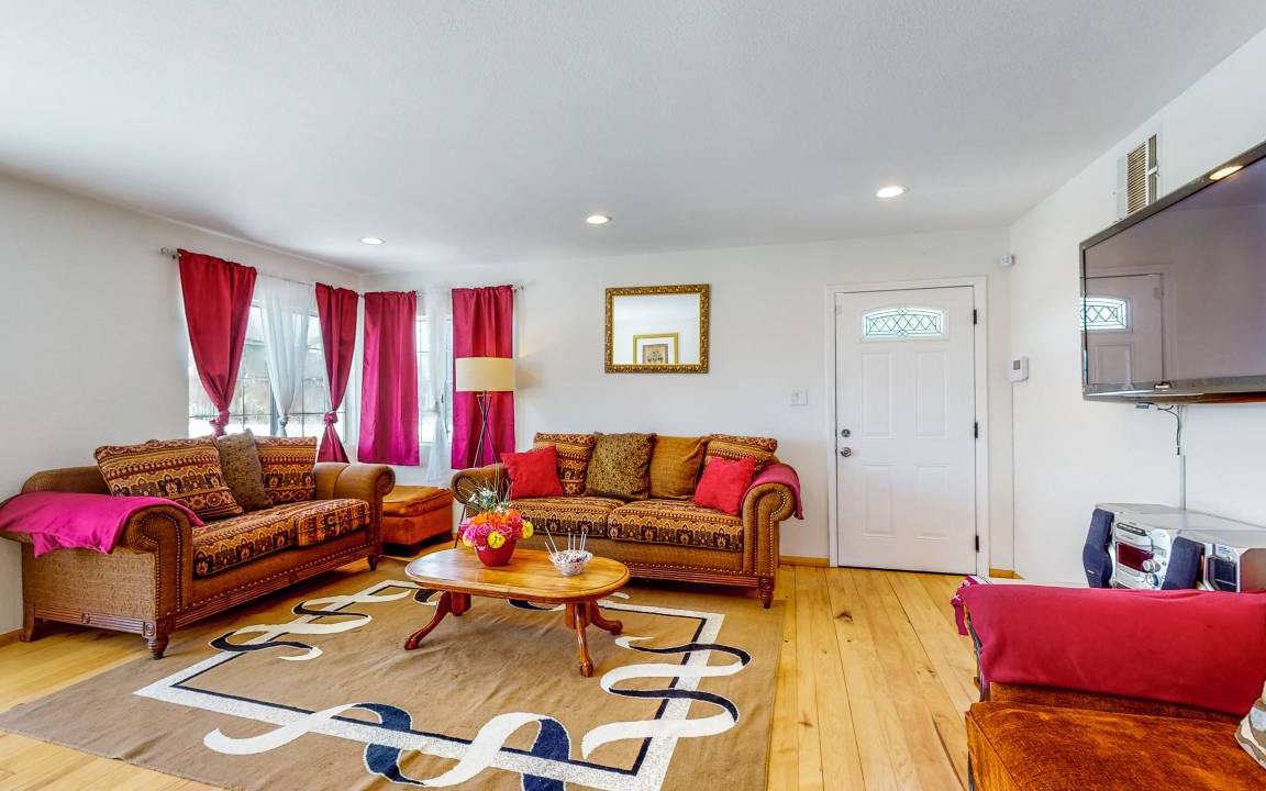 Photo of Livingroom in Lake Elsinore