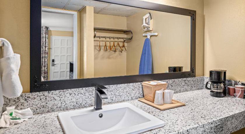 Photo of Bathroom in Costa Mesa