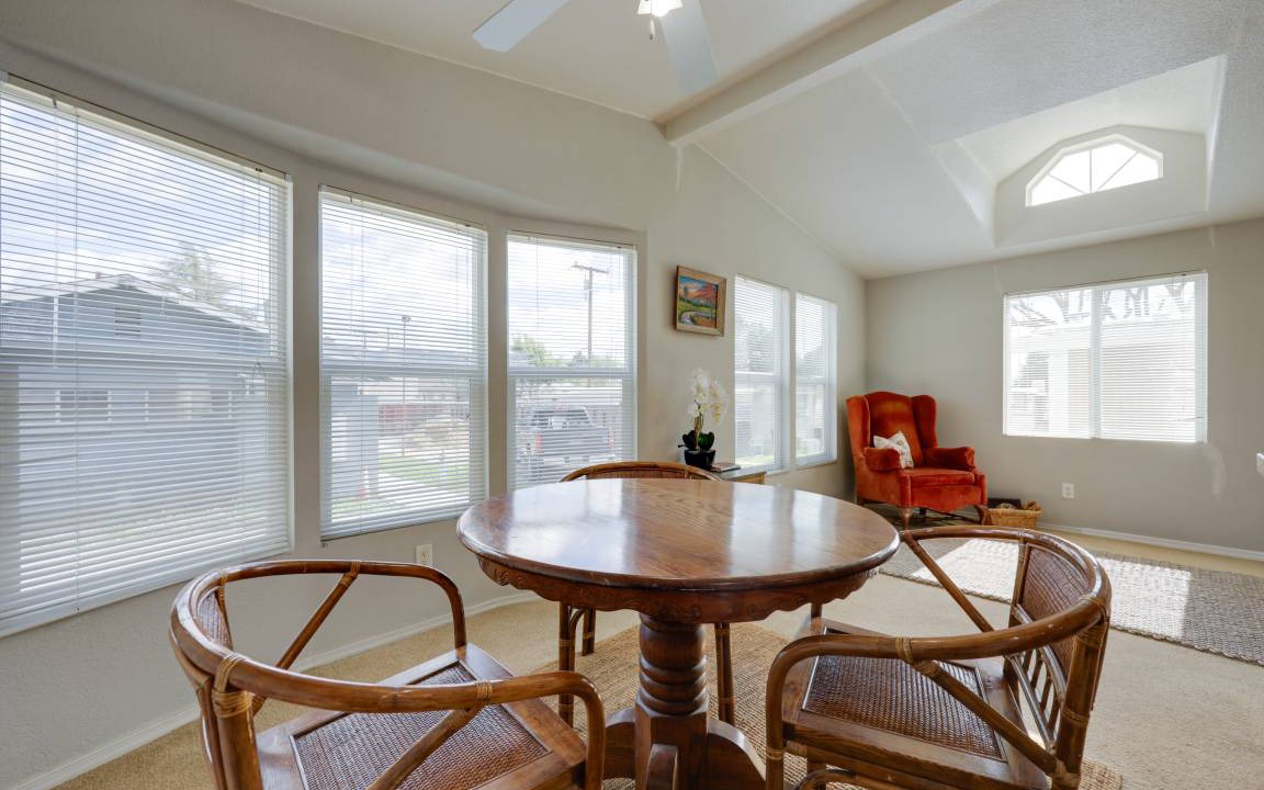 Photo of Livingroom in Oak View