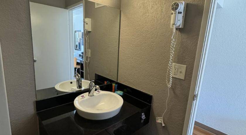 Photo of Bathroom in Southwest Anaheim