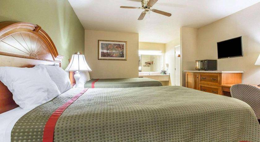 Photo of Bedroom in Delano