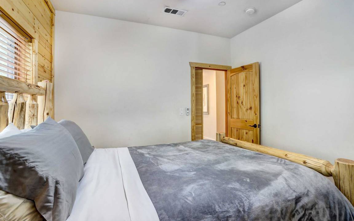 Photo of Bedroom in Upper Moonridge