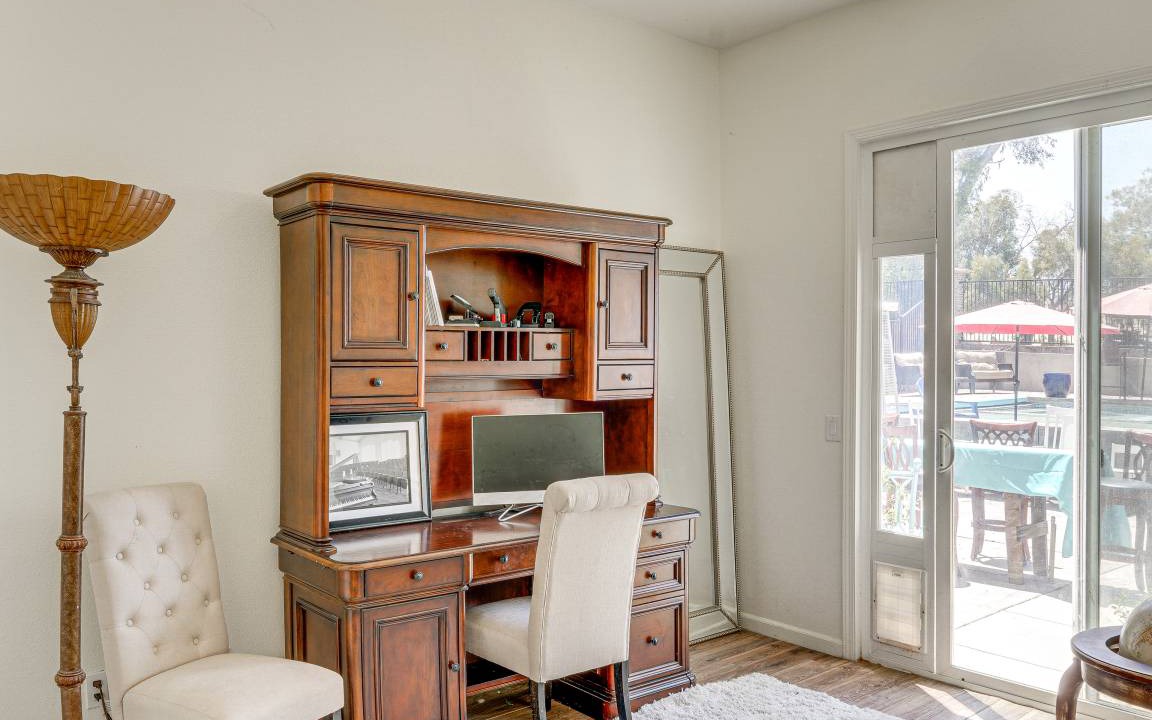 Photo of Livingroom in Bakersfield