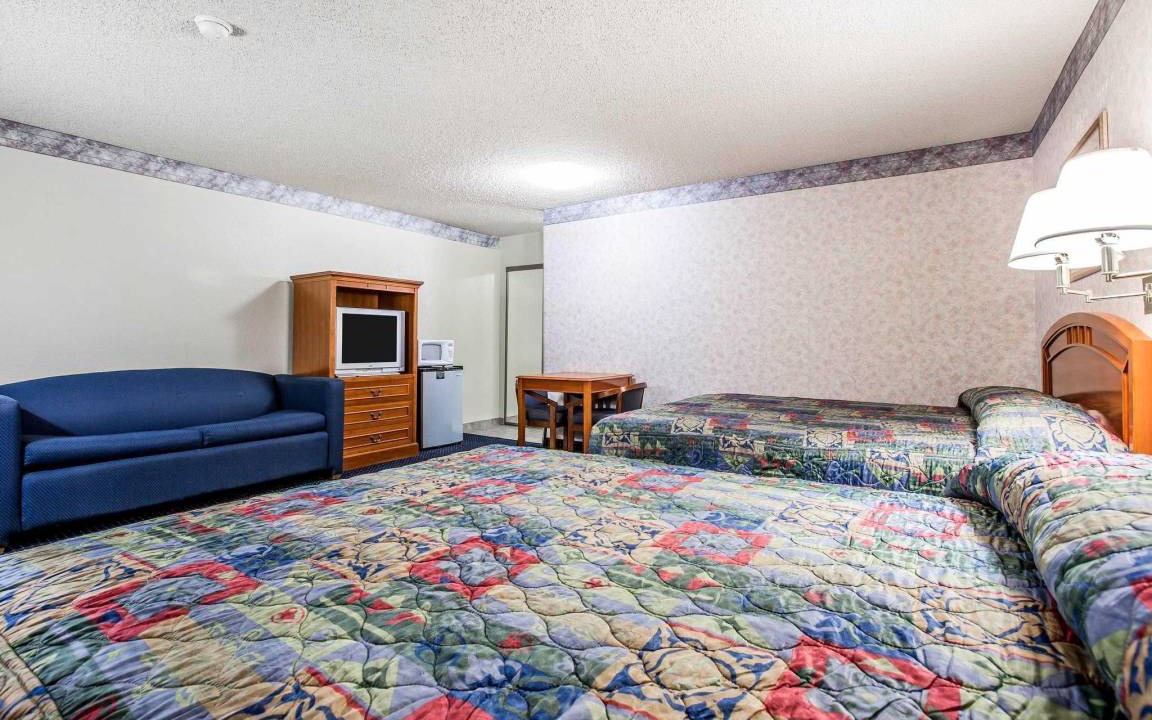 Photo of Bedroom in Ridgecrest