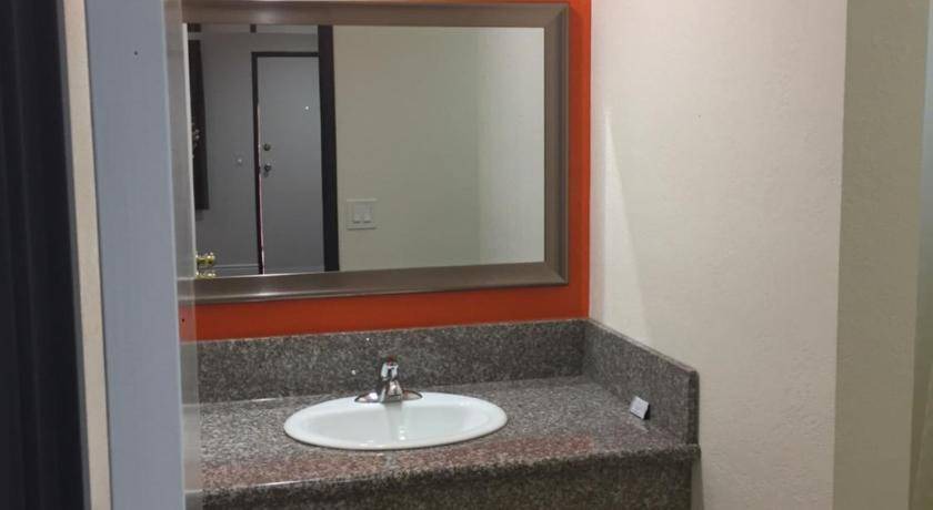 Photo of Bathroom in Northwest Anaheim